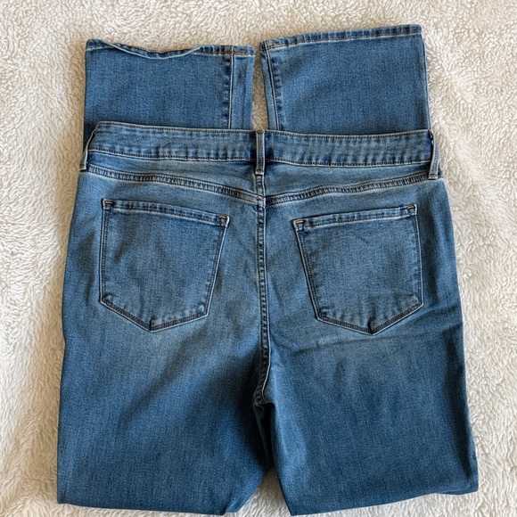 Old Navy Women's Mid Rise Kicker Boot Cut Jeans - Picture 2 of 8